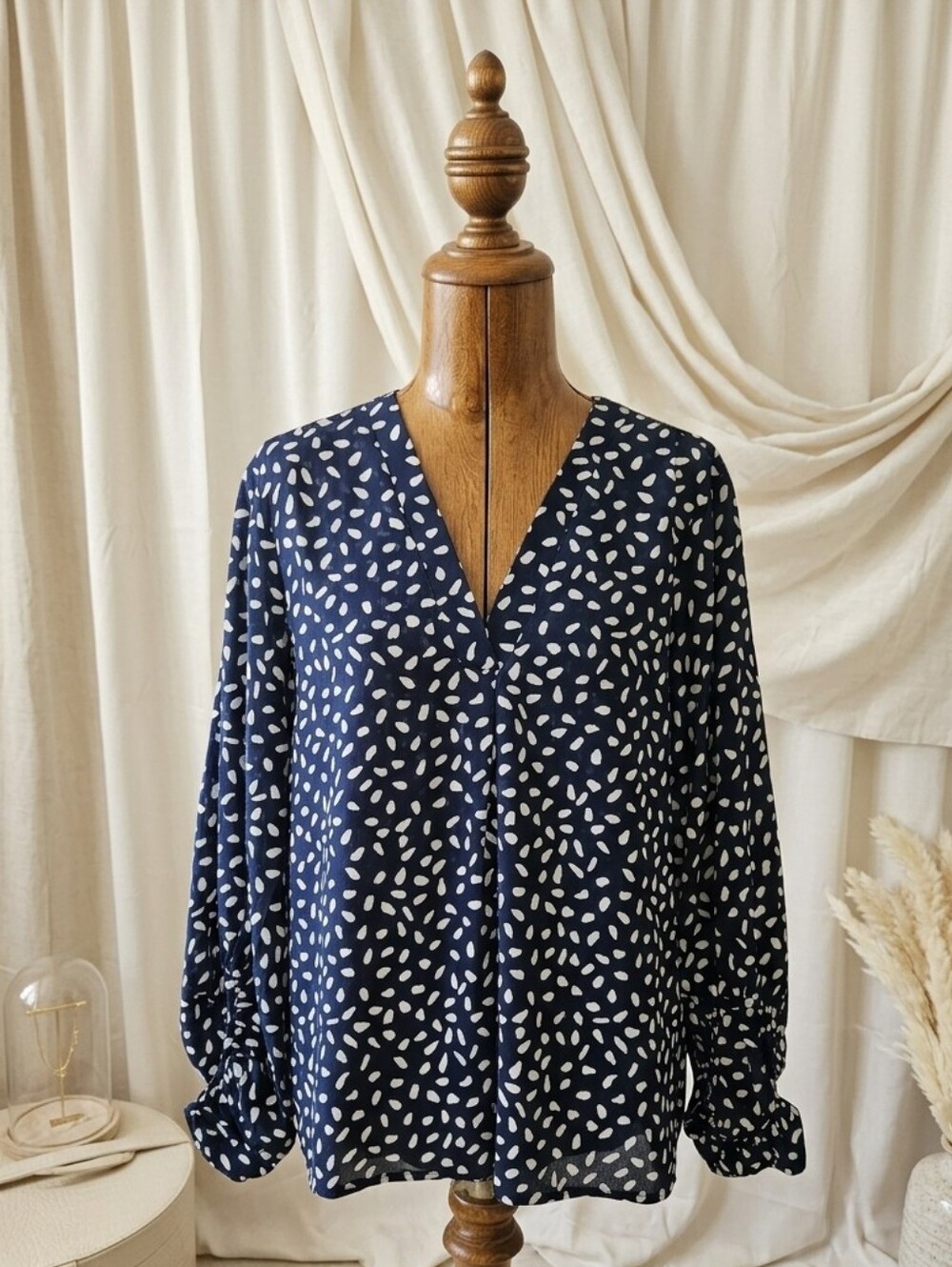Entro Navy & White Animal Print Bubble Sleeve Blouse Size Medium